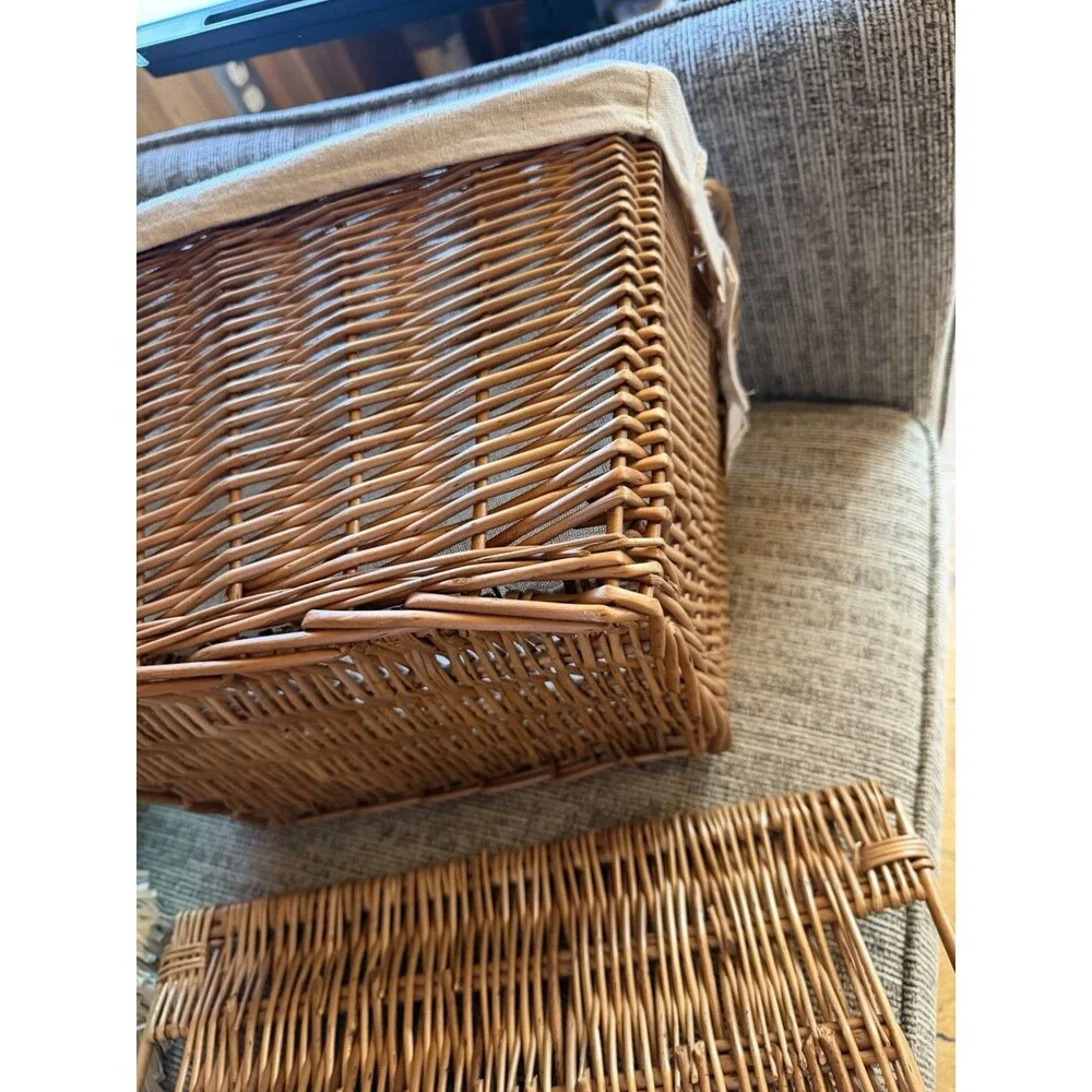 Williams Sonoma Wicker Storage Picnic  Bread Gift Basket Kitchen Decor